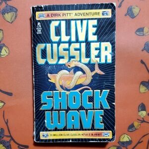 Clive Cussler Shock Wave Paperback Book